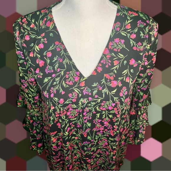 NWOT Calvin Klein Black / Pink Floral Bell Sleeve Chiffon Overlay Shift Dress 4 - Picture 7 of 14